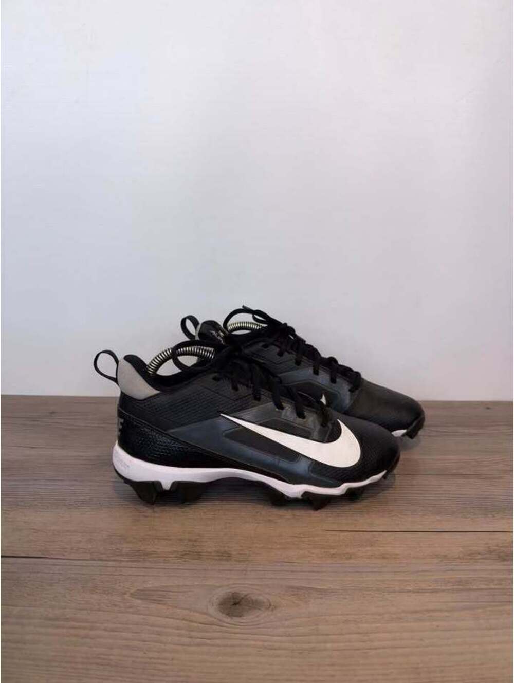 Nike Alpha Menace Football Cleats Size 4Y W